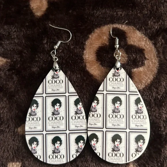 🌺 Fashion fun  Earrings 🌺 - Picture 2 of 2